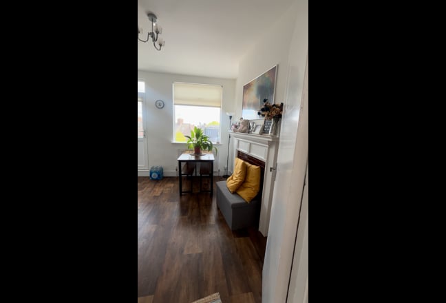🏡 Room Available in a Friendly, Peaceful Flat Main Photo