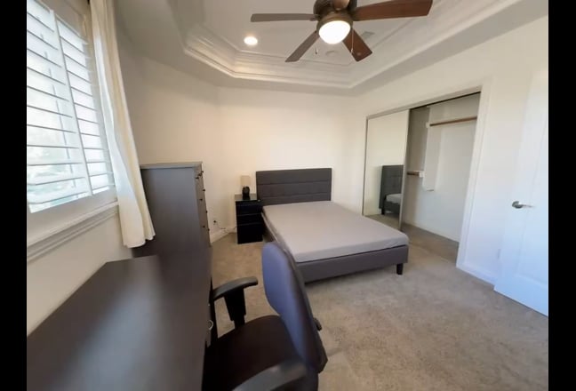 Redondo Beach clean townhouse for rent Main Photo