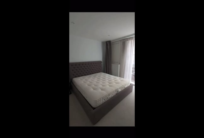 Modern duplex next to tube! 1 or 2 beds available Main Photo