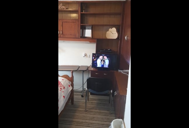 Decent Double Room. Off Bentley Lane/Near WM Hosp Main Photo