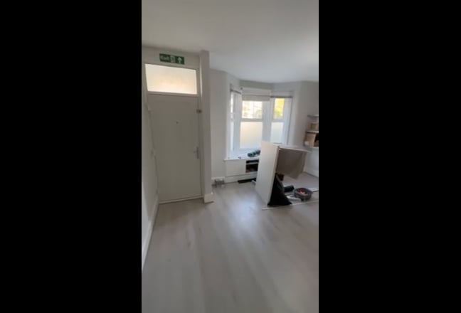 Stunning room in big house in east London Main Photo