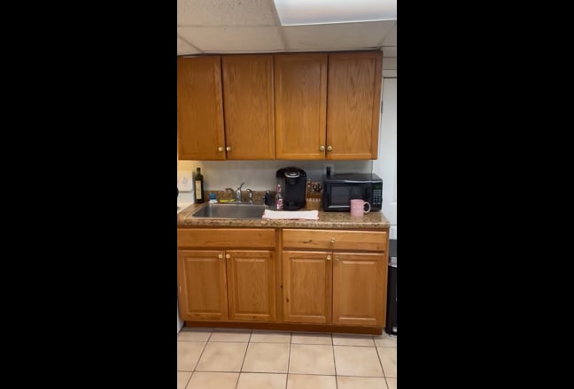 PET friendly lower level with full kitchen Main Photo