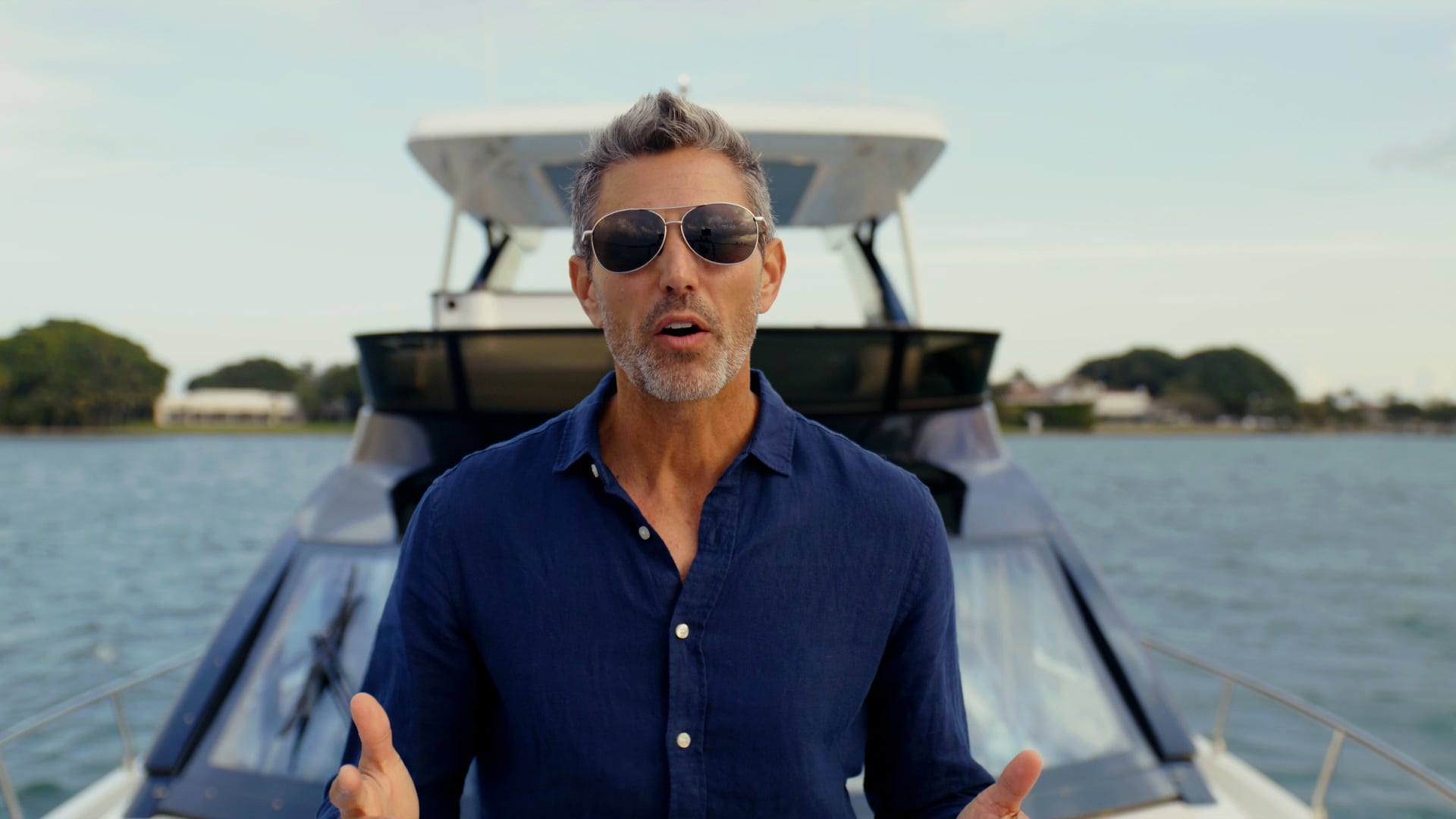 Cruisers Yachts 57 FLY Promo