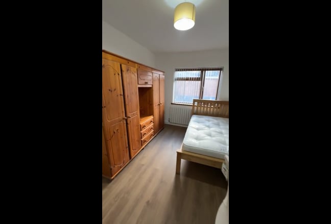 High End-Co-Living!-En-Suite Rooms -Available Now! Main Photo