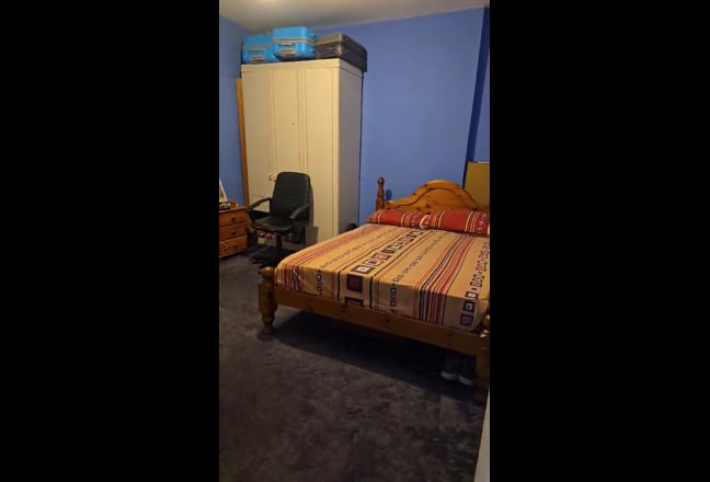 Double room for rent 5 minutes from high wycombe T Main Photo