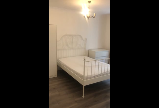 Large Bedroom in Modern House (Bills Included!) Main Photo