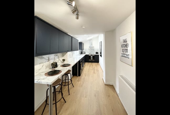 Video 1: Modern Kitchen with plenty of space, breakfast bar and all equipment provided