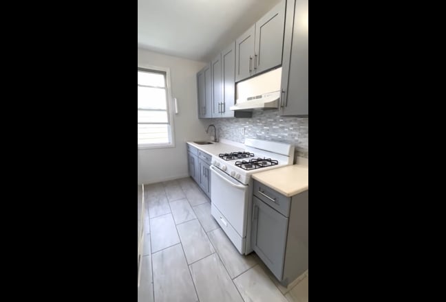 Fresh (3 Bed) Ozone Park by JFK, A/J Trains Main Photo