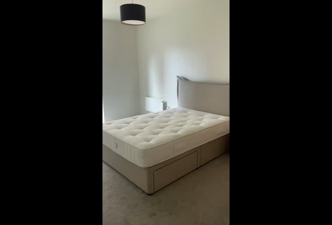 Looking for a new flatmate to move in June time Main Photo
