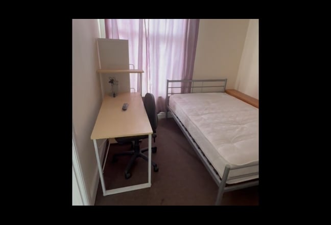 En-suite rooms - close University & Boots  Main Photo