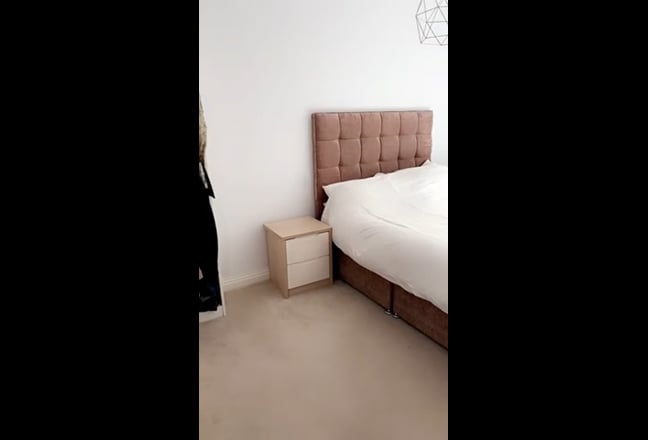 Double room in new build  Main Photo