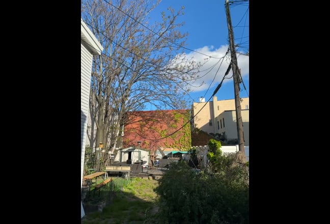 Room for rent off Bedford L Main Photo