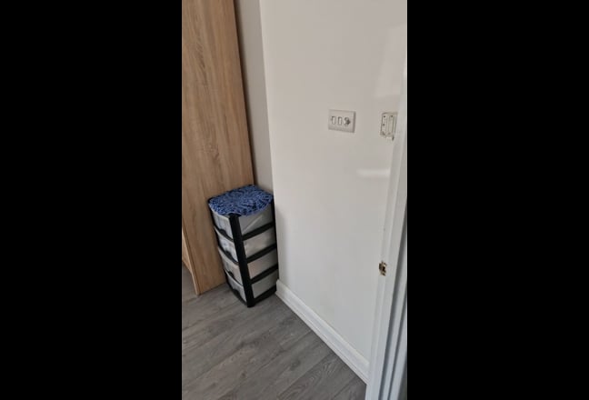 Large Double Room to Rent Main Photo