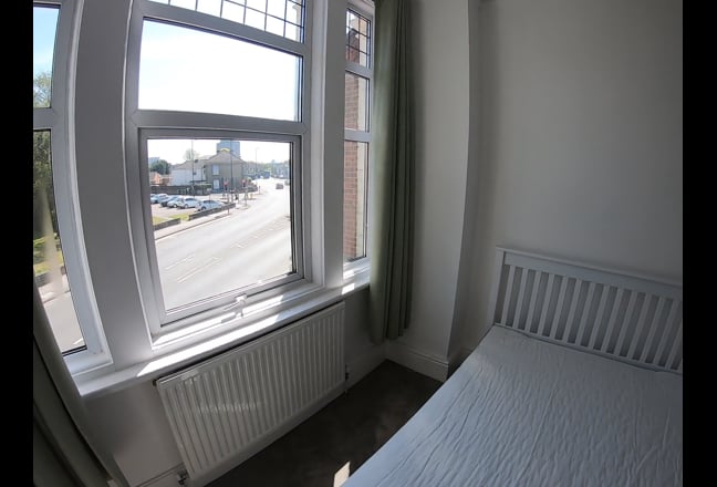 Large Double Room near the Centre Main Photo