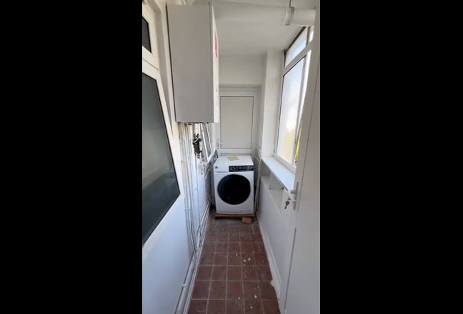 Bright Newly Refurbished Double Room Available Main Photo