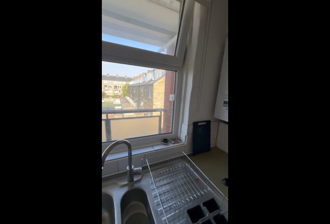 Kennington| Cozy Room Available| Close to Park Main Photo