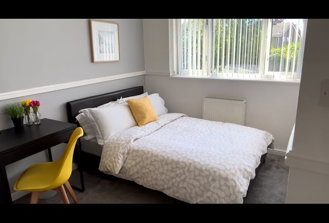 Beautiful Double Room 🏡 Main Photo
