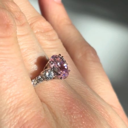 3 STONE OVAL W/ MIRCO-PAVE SHANK F698-PINK-CZ-14K