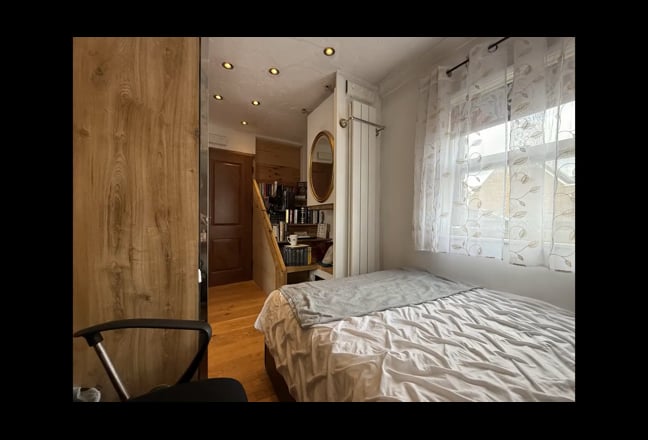 Photo 1: undefined