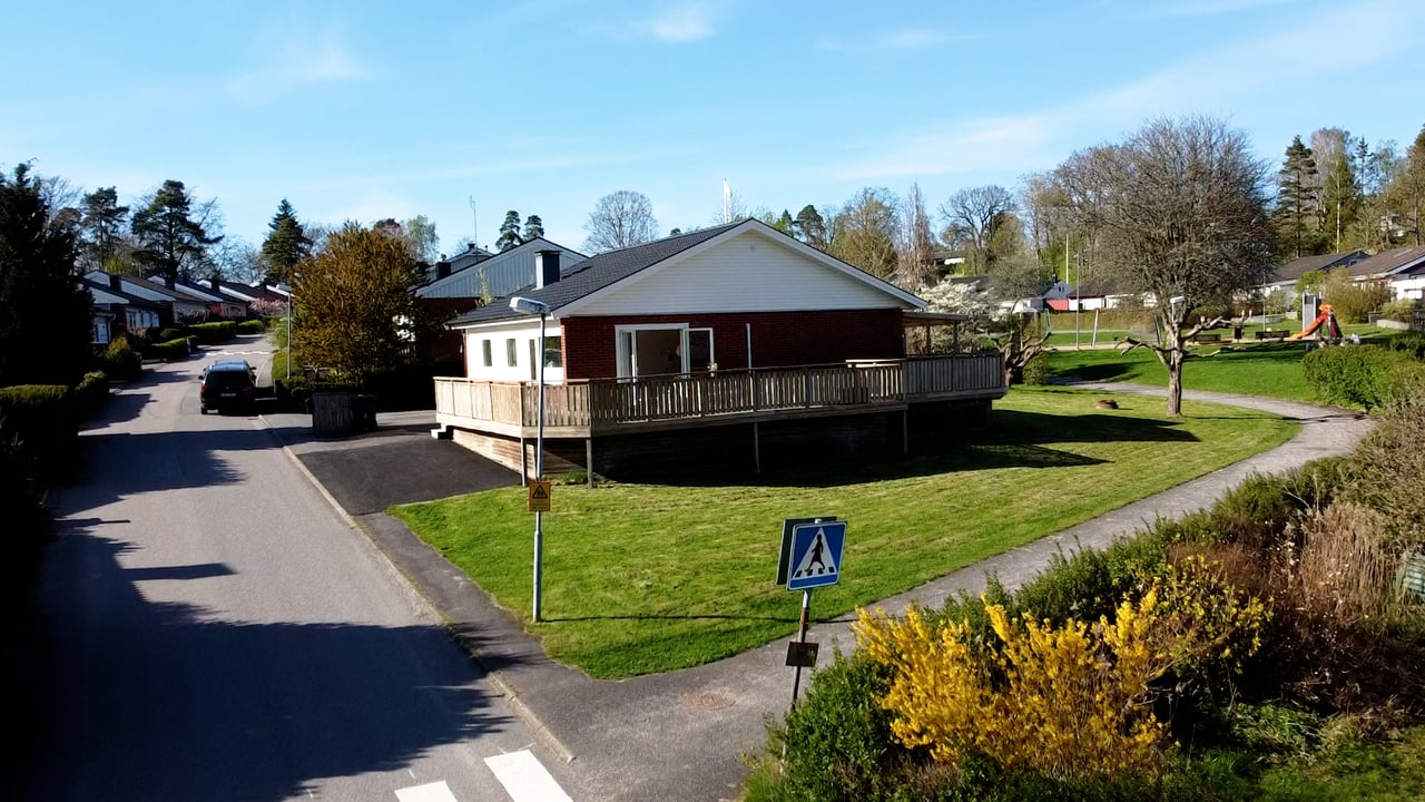 8 rum Villa på Ljungbackenvägen 9 Stamsjön/Södra Lerum Lerums kommun - bild 2