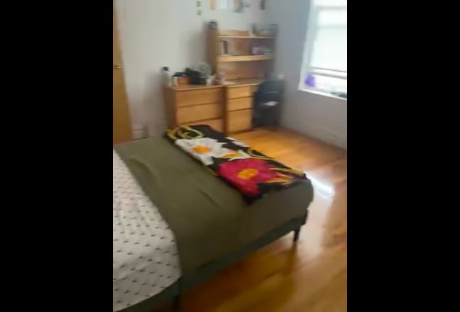 Spacious room available for month of May Main Photo