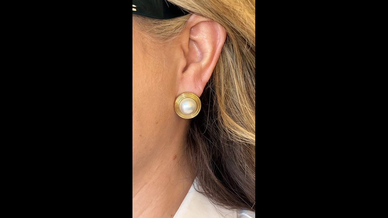 Mabe Pearl Stud Earrings in 14k Yellow Gold – Filigree Jewelers