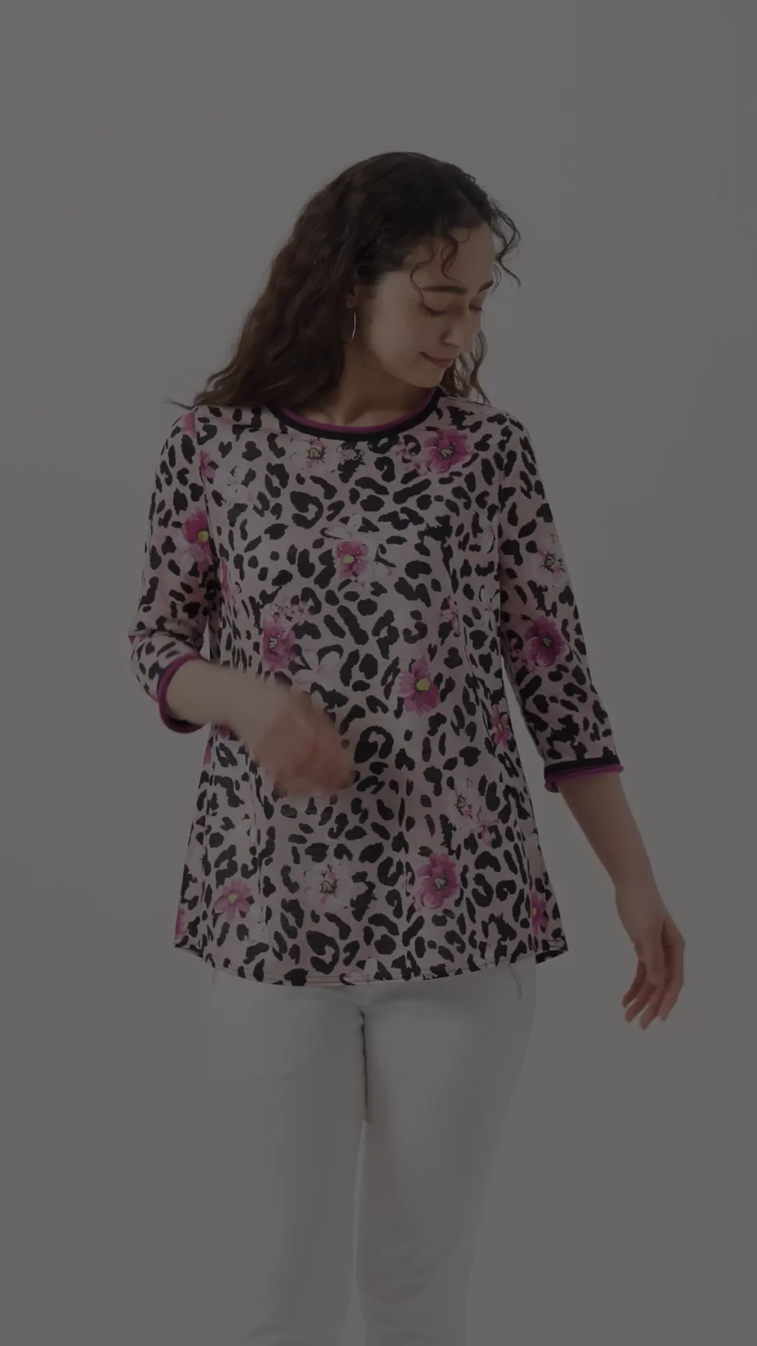 【伊太利屋】動物柄長袖Tシャツ9号(11,13) 50%OFF新品格安 No.625652 Tシャツ(9号)ネット在庫あり | セール,Tシャツ