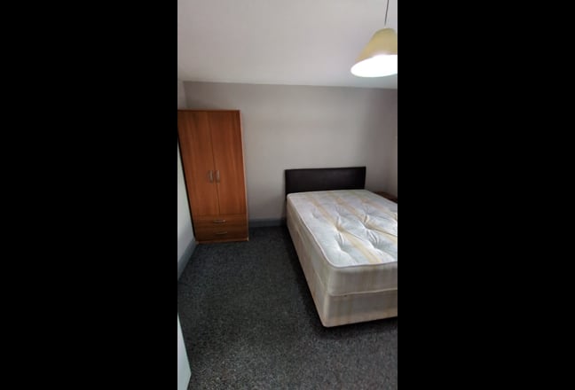 Photo 1: undefined