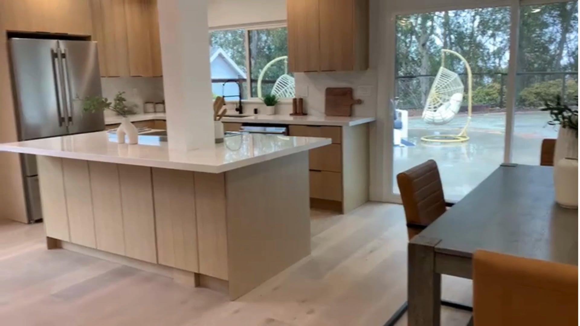 https://i.vimeocdn.com/video/2010602842-aaceb993e2da070b2a76b0c2e9695f0b91411543c7b0bf4db283ba5d82d261d4-d