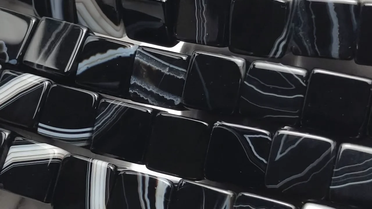 ストライプオニキス キューブ10×10×10mm 半連/1連｜天然石ビーズの卸  