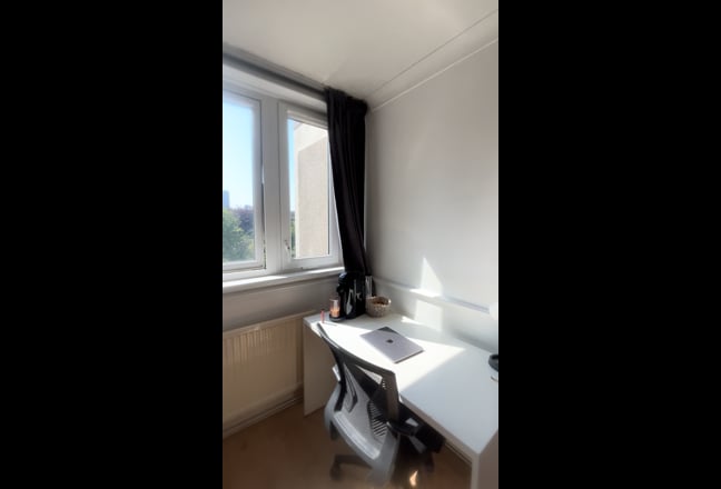 Furnished double room – females preferred Main Photo
