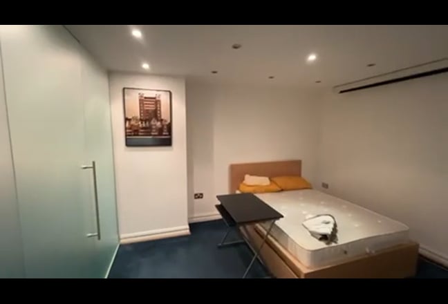 Photo 1: undefined