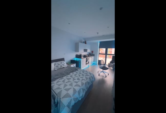 Spacious Studio Near Victoria Centre – Summer Stay Main Photo
