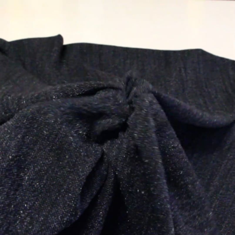 Vidéo: Crêpe - Marine & noir détail brillant