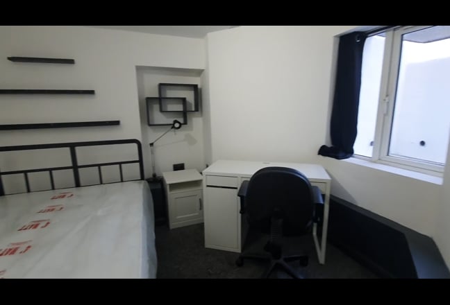 Photo 1: undefined