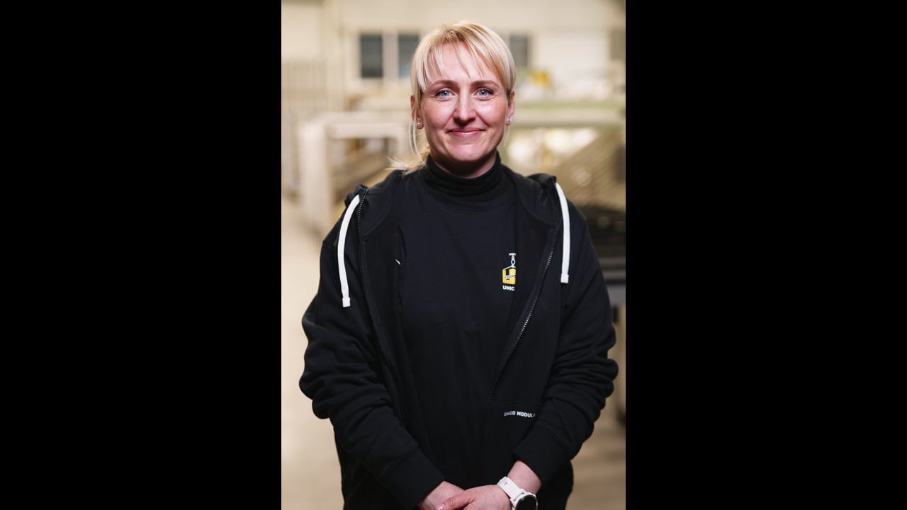 
        
          Leona Skřebská
        

        
          –
        

        
          Technolog oken
        
        