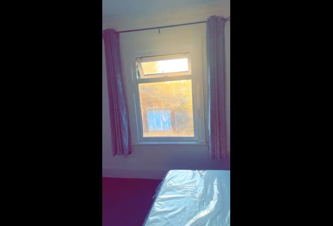 Furnished double room available now Main Photo