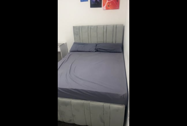 One room in a new built 2mins to Seacroft hospital Main Photo