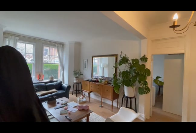Charming 2-Bedroom Flat in the Heart of Battersea Main Photo