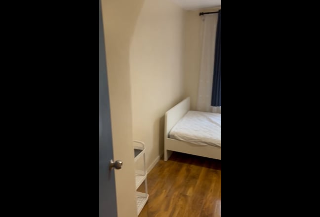 Photo 1: undefined