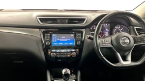 NISSAN QASHQAI 2018 (67)
