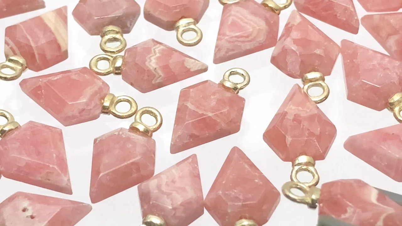 動画】アルゼンチン産インカローズ アローズヘッド型9×7mm チャーム 2