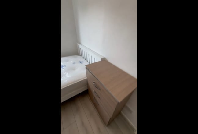 🚇 New Property Near Mile End Station 🚇 Main Photo