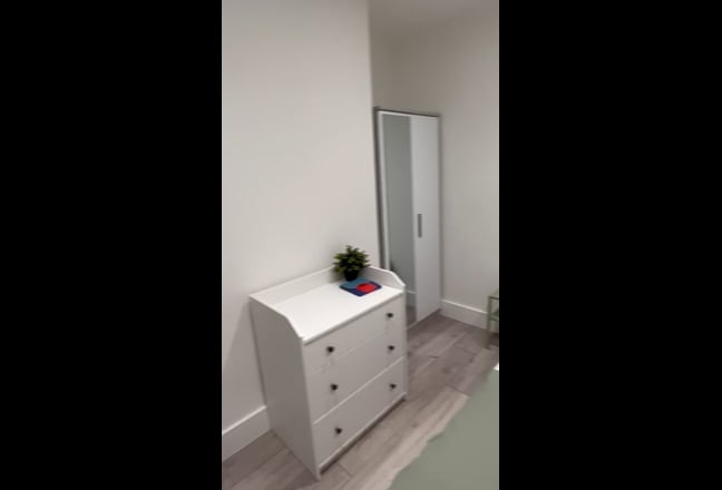 Bright, Well-Equipped 1/2 Bed Flat – Camden Main Photo