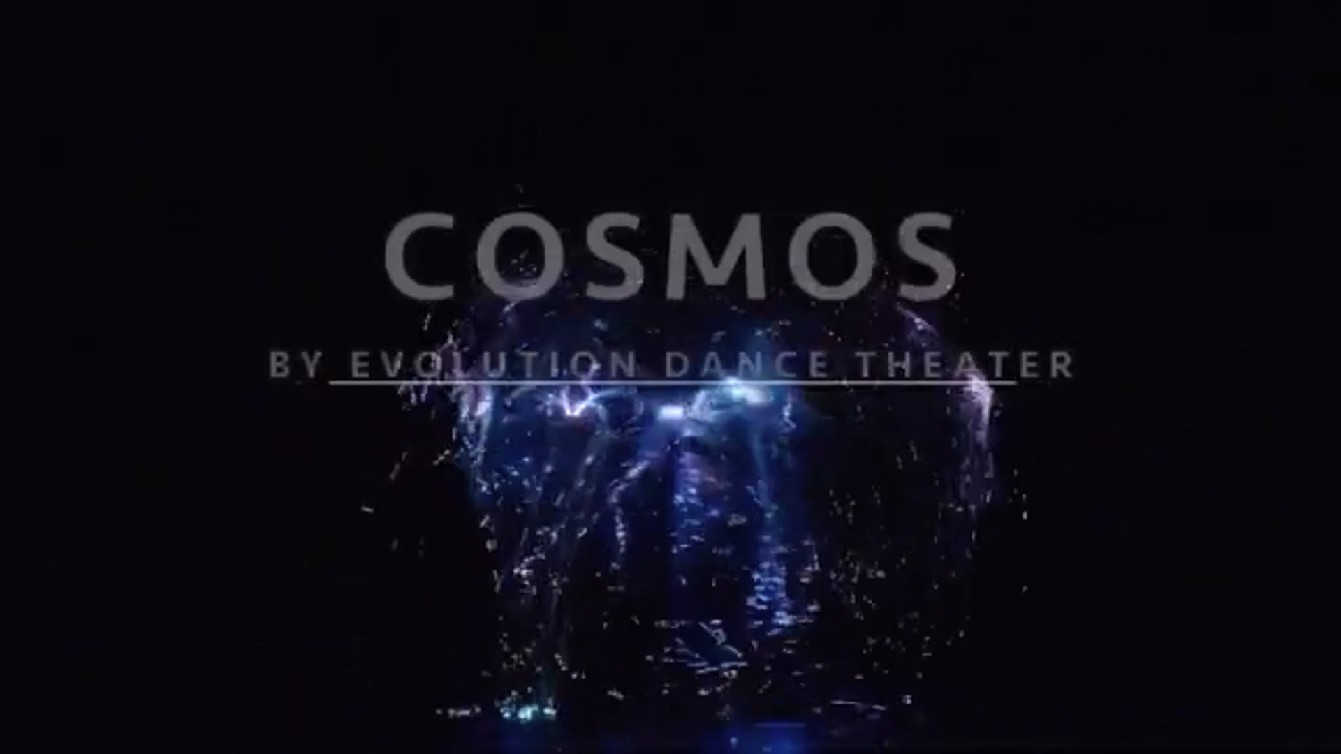 “Cosmos” tra danza, magia e illusione…sul palco del Teatro Celebrazioni