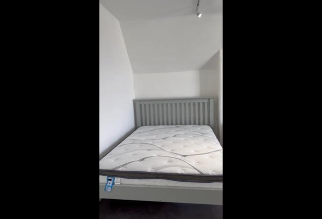 Beautiful large studio flat in Victorian house  Main Photo