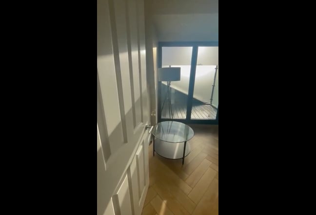 Bright Double in 3-Bed Flat with Balcony Main Photo