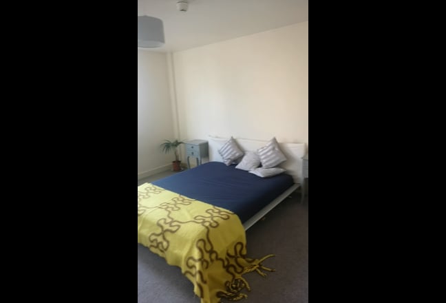 Wimbledon Large Room 2 Bathrooms Bills In Main Photo