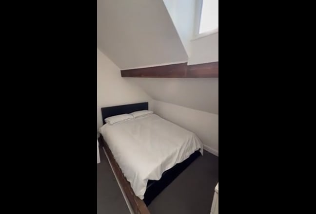 Ensuite room £150, no deposit  Bills inc Main Photo