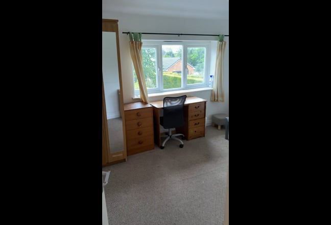 Beautiful double room Newmarket Road Main Photo